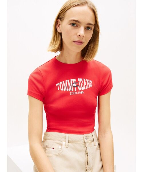 tommy jeans(トミー ジーンズ)の「スリムウェービーフラッグショートスリーブTシャツ(Tシャツ/カットソー・レディース・ブラック/ホワイト/レッド・X-SMALL/SMALL/MEDIUM/LARGE)」の4枚目の写真