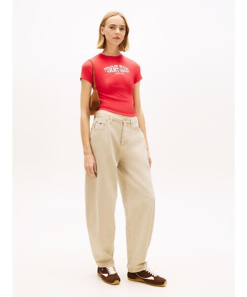 tommy jeans(トミー ジーンズ)の「スリムウェービーフラッグショートスリーブTシャツ(Tシャツ/カットソー・レディース・ブラック/ホワイト/レッド・X-SMALL/SMALL/MEDIUM/LARGE)」の5枚目の写真