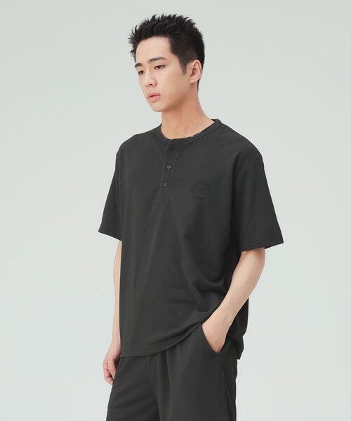 BEAMS HEART（ビームスハート）の「【7/24再値下げ】MHC ミニ裏毛 クイックドライ Tシャツ＆パンツ（吸水速乾）（セットアップ・メンズ・チャコールグレー/ベージュ・LARGE/MEDIUM/SMALL）」の5枚目の写真