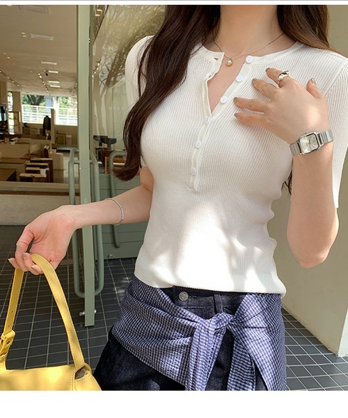 by LEGNA(バイレグナ)の「ヘンリーネックリブカットソー(Tシャツ/カットソー・レディース・ホワイト/ブラック/カーキ/イエロー・LARGE/MEDIUM/SMALL)」の1枚目の写真