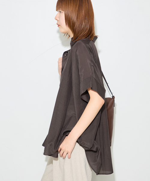 journal standard L'essage（ジャーナルスタンダードレサージュ）の「ライトローンドルマンシャツ（シャツ/ブラウス・レディース・ブラウン/アイボリー/ブルー系その他/ブラック・FREE）」の6枚目の写真