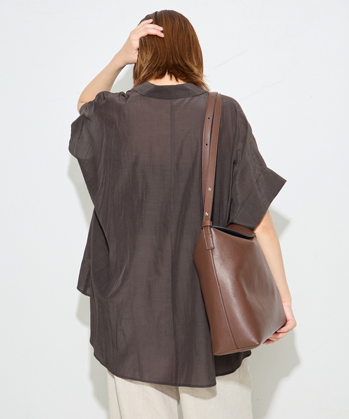 journal standard L'essage（ジャーナルスタンダードレサージュ）の「ライトローンドルマンシャツ（シャツ/ブラウス・レディース・ブラウン/アイボリー/ブルー系その他/ブラック・FREE）」の7枚目の写真
