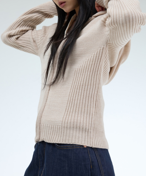 PORTERNA（ポルテナ）の「MIX RIBBED KNIT HOODIE ZIP-UP-3COLOR（ニット/セーター・レディース・ライトグレー/ベージュ/チャコール・OS）」の18枚目の写真