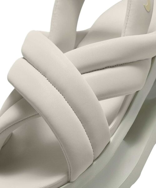 NIKE(ナイキ)の「ナイキ エア マックス アイラ ウィメンズサンダル / Nike Air Max Isla Women's Sandals FJ5929-001 Light Bone(サンダル・レディース・オフホワイト・22/23/24/25/26)」の7枚目の写真