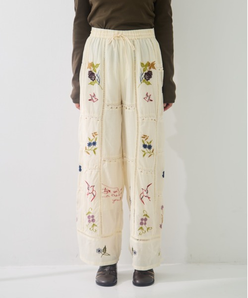 TODAYFUL（トゥデイフル）の「[TODAYFUL/トゥデイフル]Embroidery Patchwork Trousers（その他パンツ・レディース・ブラウン/オフホワイト・36/38）」の9枚目の写真
