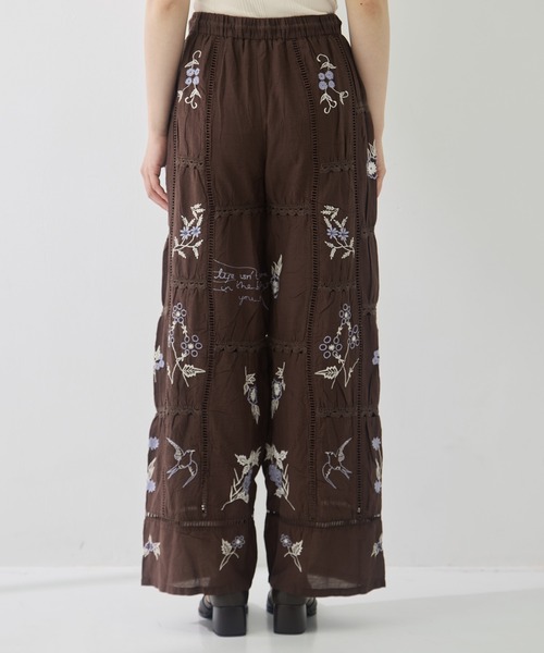 TODAYFUL（トゥデイフル）の「[TODAYFUL/トゥデイフル]Embroidery Patchwork Trousers（その他パンツ・レディース・ブラウン/オフホワイト・36/38）」の3枚目の写真