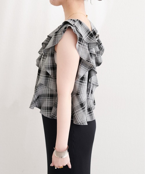 natural couture（ナチュラルクチュール）の「前後２WAYチェックラッフルブラウス（シャツ/ブラウス・レディース・ブラック系その他/グレー系その他/ベージュ系その他/ホワイト系その他・FREE）」の7枚目の写真