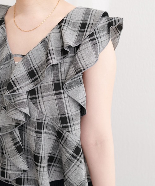 natural couture（ナチュラルクチュール）の「前後２WAYチェックラッフルブラウス（シャツ/ブラウス・レディース・ブラック系その他/グレー系その他/ベージュ系その他/ホワイト系その他・FREE）」の11枚目の写真