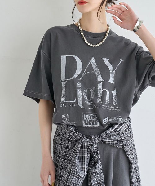 meilmada(メイルマダ)の「ピグメントロゴビッグTシャツ(Tシャツ/カットソー・レディース・ライトベージュ/チャコールグレー・FREE)」の8枚目の写真