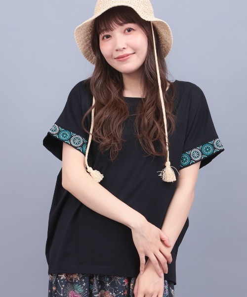 チチカカ(チチカカ)の「ネイティブシルバースリーブTシャツ(Tシャツ/カットソー・レディース・ホワイト/ブラック/オレンジ・FREE)」の2枚目の写真