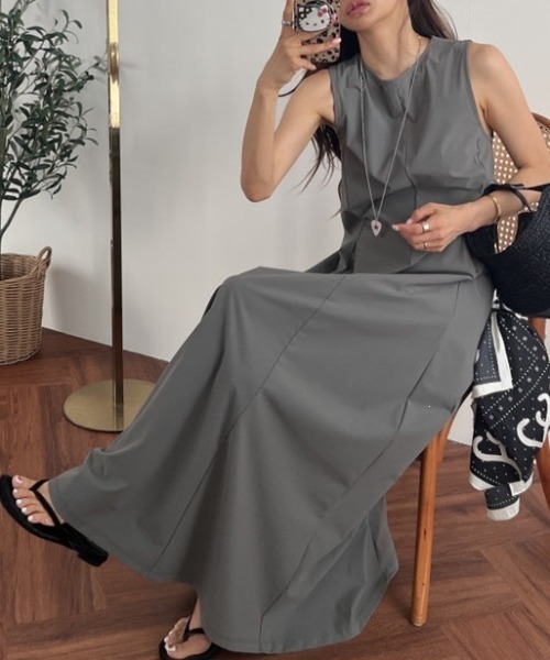YUGA(ユーガ)の「YUGA_YGMC Korean-style Sleeveless cut-and-sew dress(ワンピース・レディース・ブラック/グレー・FREE)」の4枚目の写真