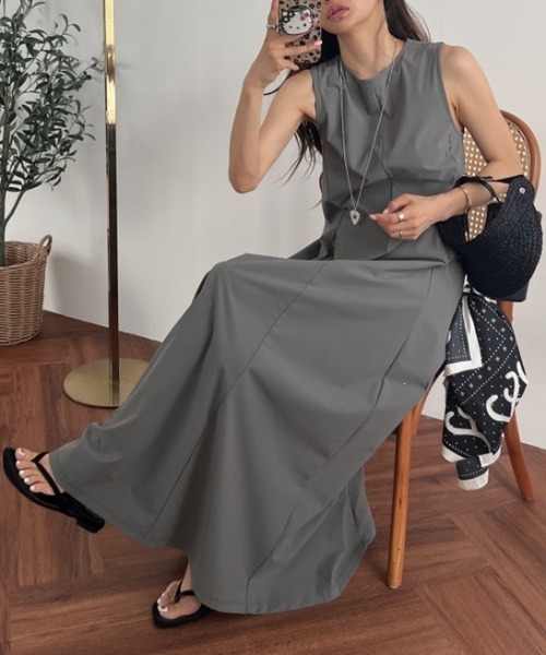 YUGA(ユーガ)の「YUGA_YGMC Korean-style Sleeveless cut-and-sew dress(ワンピース・レディース・ブラック/グレー・FREE)」の14枚目の写真