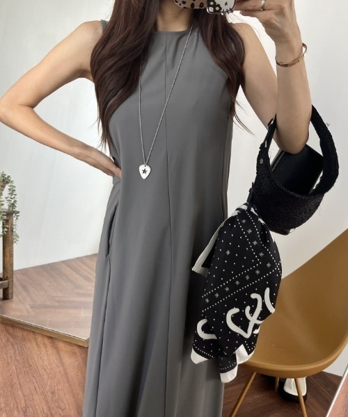 YUGA(ユーガ)の「YUGA_YGMC Korean-style Sleeveless cut-and-sew dress(ワンピース・レディース・ブラック/グレー・FREE)」の9枚目の写真