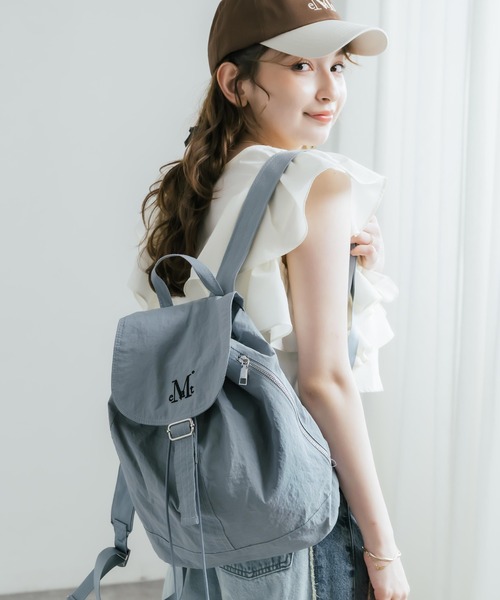 MUCENT(ムセント)の「MUCENT MUTE MINI BACK PACK ロゴ刺繍バックパック ミニリュック(バックパック/リュック・レディース・カーキ/ブルー/ブラック・FREE)」の1枚目の写真