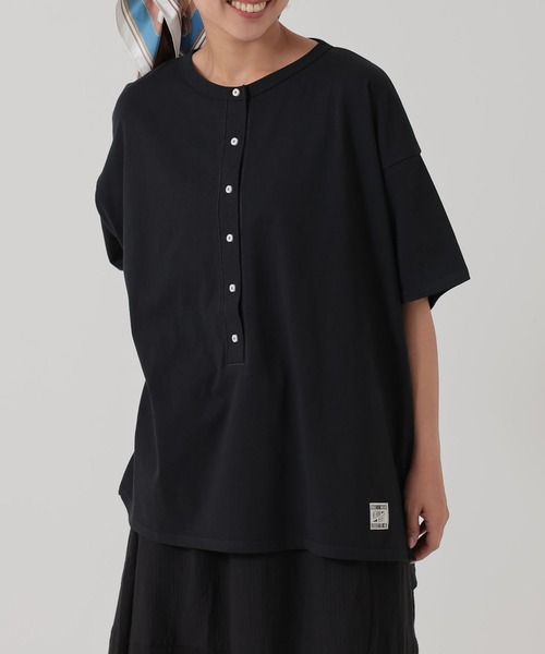 HEART MARKET(ハートマーケット)の「ヘンリーチュニック(Tシャツ/カットソー・レディース・ナチュラル/ブラック/レッド系/ブラウン系・FREE)」の2枚目の写真