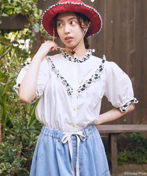Disney(ディズニー)の「ビンテージ風フリルブラウス/TOY STORY(シャツ/ブラウス・レディース・オフホワイト/イエロー・FREE)」の2枚目の写真
