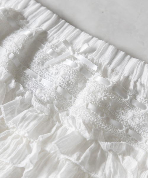 me+em select(ミームセレクト)の「【 3color 】シアーフリルレースショートパンツ / Sheer frill lace shorts(その他パンツ・レディース・ホワイト/ブラック/ピンク・FREE)」の4枚目の写真