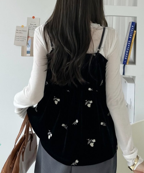 Ada.(エイダ)の「フラワー刺繍 ベロア キャミビスチェ(キャミソール・レディース・ブラウン/ブラック・FREE)」の7枚目の写真