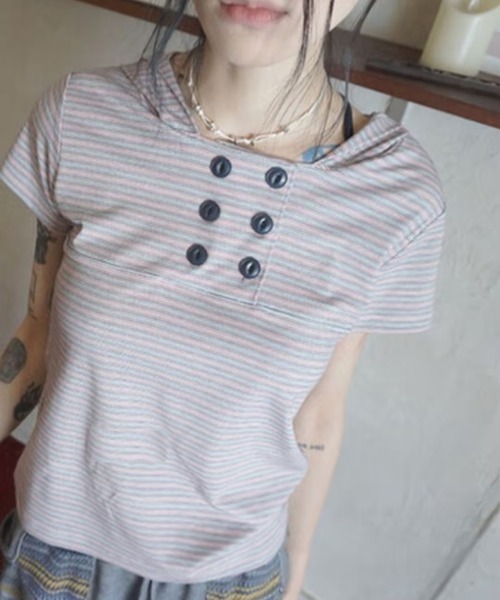 AsheKsha（アシクシャ）の「細ストライプのダブルボタンショート丈半袖（Tシャツ/カットソー・レディース・マルチ・M）」の3枚目の写真