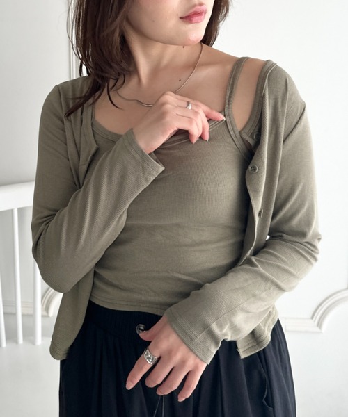 CLEA(クレア)の「カップ付きキャミソール×ショート丈カーディガンセット(Tシャツ/カットソー・レディース・グレー/ブラック/チャコールグレー/ホワイト/カーキ・FREE)」の5枚目の写真