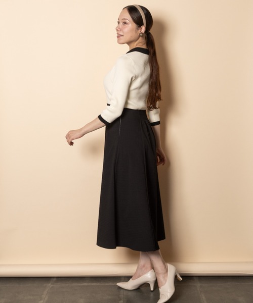 anni plus(アニープラス)の「バイカラーポロニットワンピース(ワンピース・レディース・ホワイト系その他/ブラック・MEDIUM)」の19枚目の写真