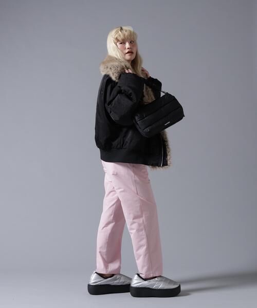 BEAVER(ビーバー)の「B omnivore/ビーオムニボー REVERSIBLE FUR NYLON BLOUSON(ブルゾン・レディース・ブラック/カーキ・FREE)」の17枚目の写真