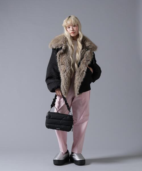 BEAVER(ビーバー)の「B omnivore/ビーオムニボー REVERSIBLE FUR NYLON BLOUSON(ブルゾン・レディース・ブラック/カーキ・FREE)」の19枚目の写真