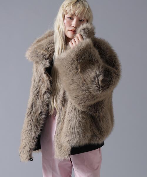 BEAVER(ビーバー)の「B omnivore/ビーオムニボー REVERSIBLE FUR NYLON BLOUSON(ブルゾン・レディース・ブラック/カーキ・FREE)」の22枚目の写真