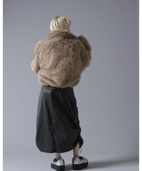 BEAVER(ビーバー)の「B omnivore/ビーオムニボー REVERSIBLE FUR NYLON BLOUSON(ブルゾン・レディース・ブラック/カーキ・FREE)」の10枚目の写真