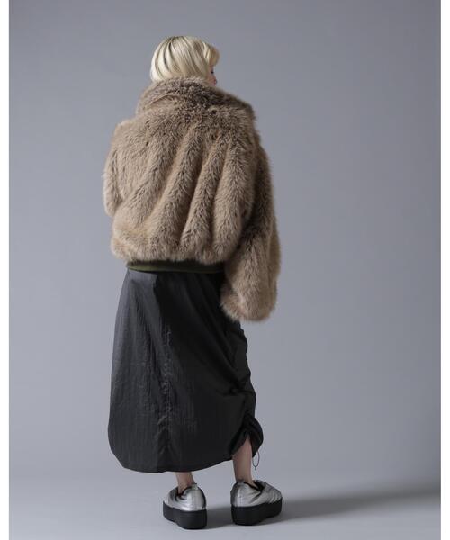 BEAVER(ビーバー)の「B omnivore/ビーオムニボー REVERSIBLE FUR NYLON BLOUSON(ブルゾン・レディース・ブラック/カーキ・FREE)」の11枚目の写真