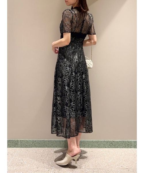 SNIDEL(スナイデル)の「シャイニーレースドレス(ワンピース・レディース・ブラック/モカ/ライトブルー・0/1)」の6枚目の写真