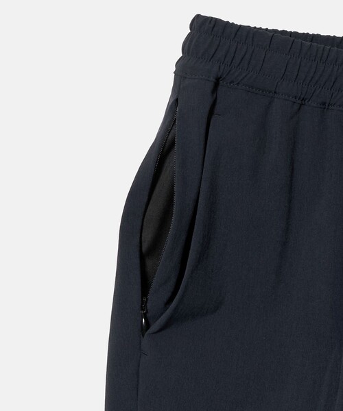 UNITED ARROWS GOLF(ユナイテッドアローズゴルフ)の「メンズ 360° マスター スリムパンツ 撥水 ストレッチ(その他パンツ・メンズ・ブラック/ネイビー・M/XL/L)」の19枚目の写真