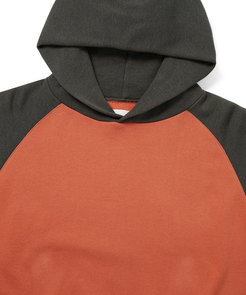 thisisneverthat(ディスイズネバーザット)の「Raglan Hoodie(パーカー・メンズ・チャコール/オレンジ・XL/L/M/S)」の7枚目の写真
