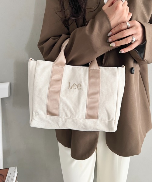 Lee(リー)の「Lee.2WAY スクエアトートバッグ.ショルダーバッグ.キャンバス.コーデュロイ.A4対応.軽量.ユニセックス(トートバッグ・レディース・ブラック×ブラック/ホワイト×ブラック/ホワイト×ホワイト/ブラウン・FREE)」の1枚目の写真