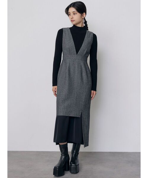 MURUA(ムルーア)の「ヘリンボーンイレヘムジャンパースカート 秋服 冬服(ワンピース・レディース・ブラウン/グレー・2/1)」の4枚目の写真