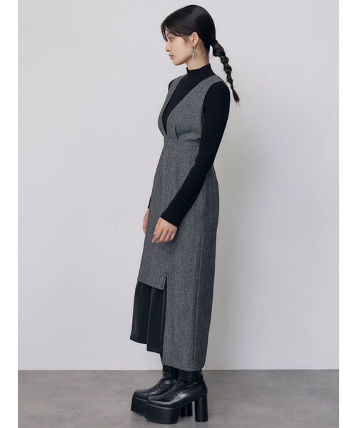MURUA(ムルーア)の「ヘリンボーンイレヘムジャンパースカート 秋服 冬服(ワンピース・レディース・ブラウン/グレー・2/1)」の5枚目の写真