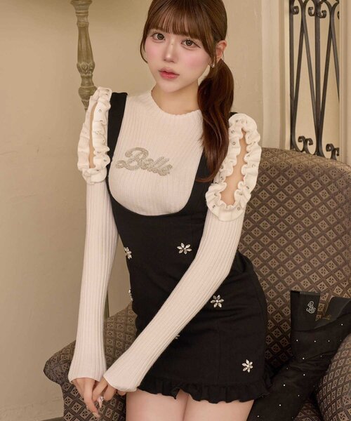 Belle Charme(ベルシャルム)の「【Belle Charme】Bijou Logo Frill Knit(ニット/セーター・レディース・ブラック/アイボリー/チャコールグレー/ピンク・FREE)」の1枚目の写真