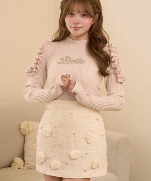 Belle Charme(ベルシャルム)の「【Belle Charme】Bijou Logo Frill Knit(ニット/セーター・レディース・ブラック/アイボリー/チャコールグレー/ピンク・FREE)」の6枚目の写真