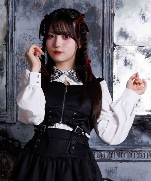 axes femme(アクシーズファム)の「バタフライ襟刺繍BL(シャツ/ブラウス・レディース・ブラック/ホワイト・MEDIUM)」の1枚目の写真
