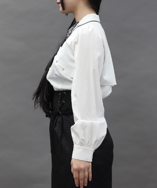 axes femme(アクシーズファム)の「バタフライ襟刺繍BL(シャツ/ブラウス・レディース・ブラック/ホワイト・MEDIUM)」の15枚目の写真