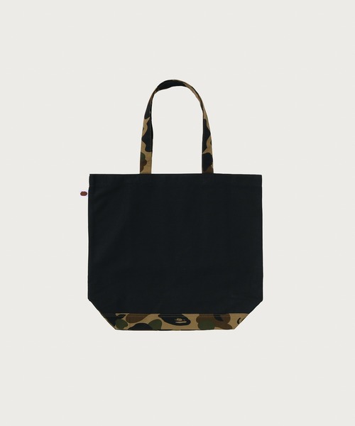 A BATHING APE（アベイシングエイプ）の「1ST CAMO APE HEAD TOTE BAG（ショルダーバッグ・メンズ・ブラック/アイボリー・FREE）」の4枚目の写真