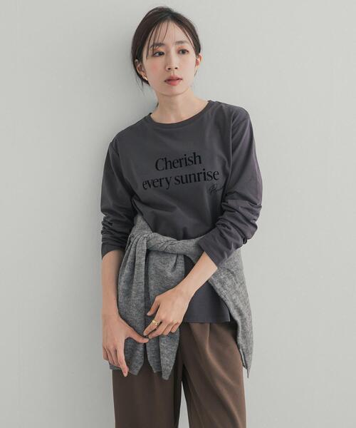 URBAN RESEARCH DOORS(アーバンリサーチドアーズ)の「フロッキーロゴプリントロングTシャツ 26AW(Tシャツ/カットソー・レディース・オフホワイト/チャコールグレー・FREE)」の12枚目の写真