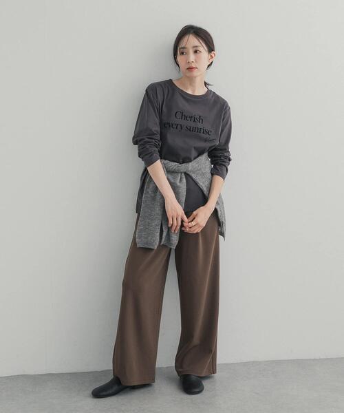 URBAN RESEARCH DOORS(アーバンリサーチドアーズ)の「フロッキーロゴプリントロングTシャツ 26AW(Tシャツ/カットソー・レディース・オフホワイト/チャコールグレー・FREE)」の13枚目の写真