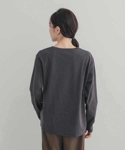 URBAN RESEARCH DOORS(アーバンリサーチドアーズ)の「フロッキーロゴプリントロングTシャツ 26AW(Tシャツ/カットソー・レディース・オフホワイト/チャコールグレー・FREE)」の4枚目の写真