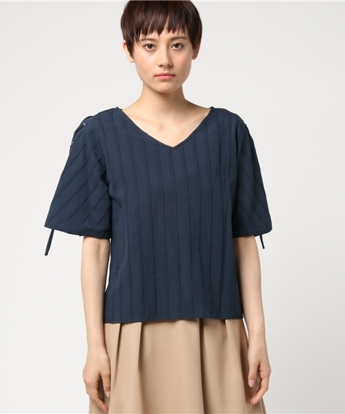 Khaju（カージュ）の「Khaju:レースアップスリーブブラウス（シャツ/ブラウス・レディース・ネイビー/オフホワイト・ONE SIZE）」の7枚目の写真