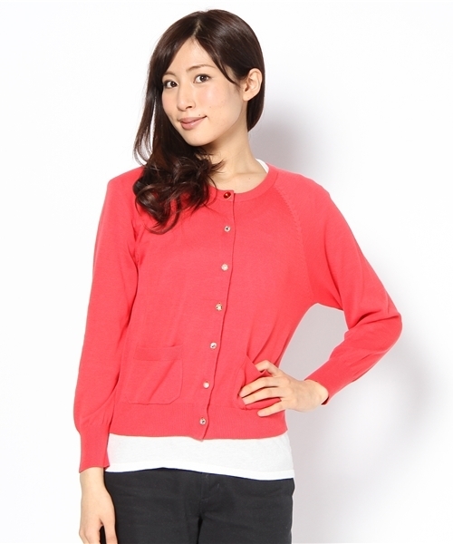 Tiara（ティアラ）の「ビジュー釦カーディガン（カーディガン/ボレロ・レディース・ブラック×ホワイト/ライム/ネイビー/ピンクベージュ/レッド・9）」の5枚目の写真