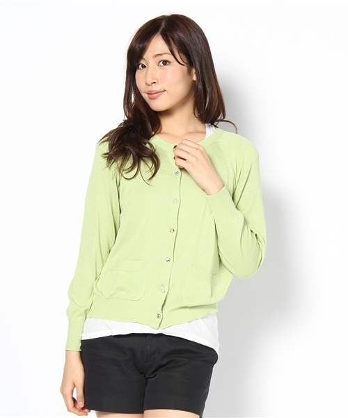 Tiara（ティアラ）の「ビジュー釦カーディガン（カーディガン/ボレロ・レディース・ブラック×ホワイト/ライム/ネイビー/ピンクベージュ/レッド・9）」の2枚目の写真