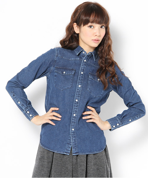 UNITED ARROWS(ユナイテッドアローズ)の「UAW C デニムシャツ◆(mg1303uC)(シャツ/ブラウス・レディース・ライトブルー/ネイビー・36/38)」の11枚目の写真