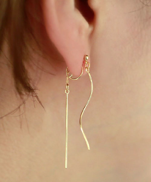 colleca la(コレカラ)の「ループフィット・ウェーブ&ストレートバーのイヤリング(イヤリング・レディース・ピンク/シルバー/ゴールド・FREE)」の10枚目の写真