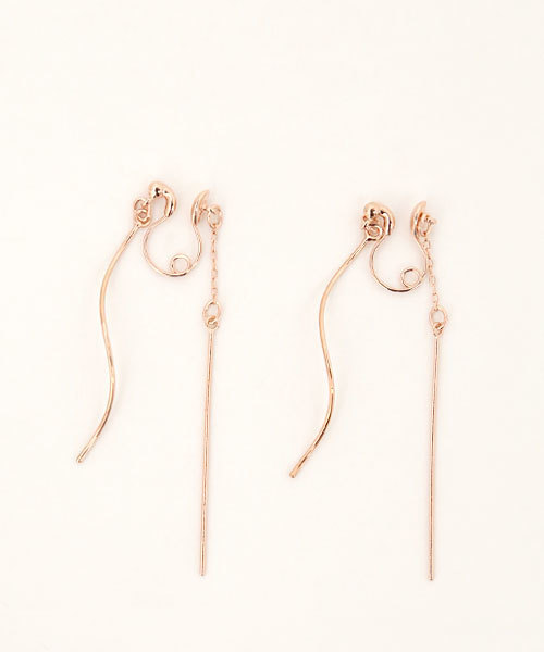 colleca la(コレカラ)の「ループフィット・ウェーブ&ストレートバーのイヤリング(イヤリング・レディース・ピンク/シルバー/ゴールド・FREE)」の7枚目の写真